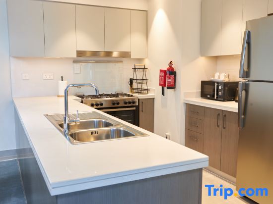 SVIZONA's Premium 3BHK Fountain View Apartment | Downtown Dubai