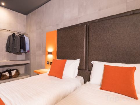 J24 Hotel Milano Room Type - Twin Room