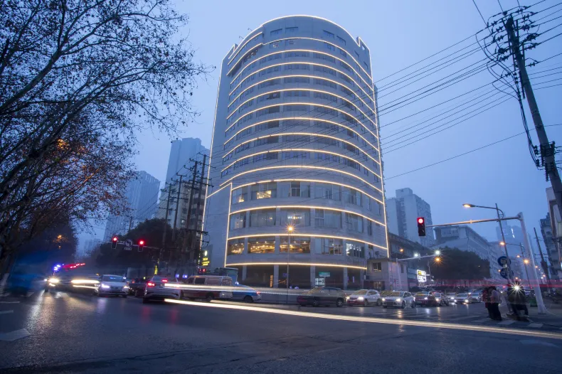 Changsha Weiju Jinye Shennong Grand Hotel (Wu Yi Square Railway Station)