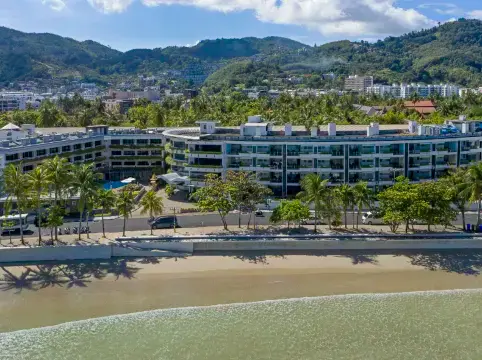 芭東南灘歡樂鴻居酒店