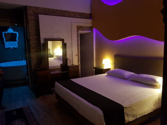 Nerva Accommodation Cavour Room Type - Jacuzzi Suite