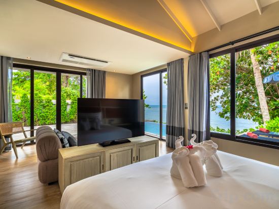 Thai Fight Hotel Room Type - Beachfront Pool Villa