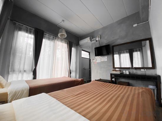 Lamphu House Chiang Mai Room Type - Deluxe Twin Room - Pool Side