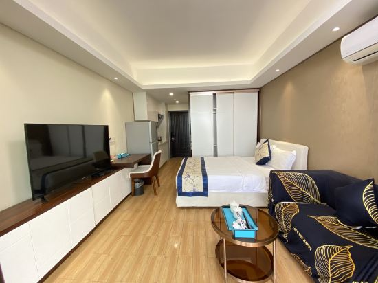 Choung Wei Hotel Room Type - Deluxe Queen Room