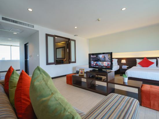 Hotel J Pattaya Room Type - Grand Deluxe Family Room