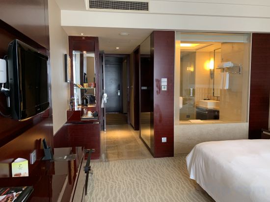 The Qube Hotel Shanghai Pudong Room Type - Business King Room
