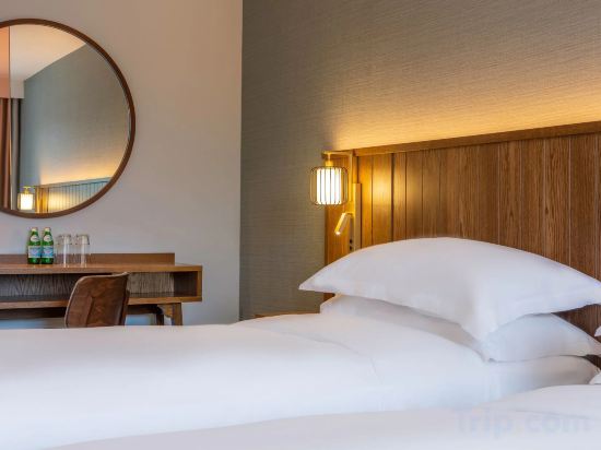 Hyatt Centric The Liberties Dublin Room Type - 1 KING FAMILY DELUXE