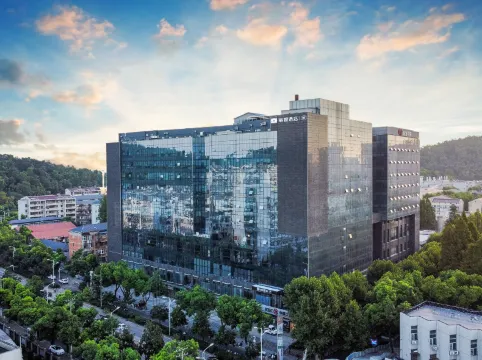 Licheng Hotel·Zhi (Wuhan Guanggu University of Geology Store)