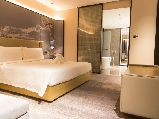 Grand Metropark Jinhai Lake Hotel Room Type - Deluxe Suite