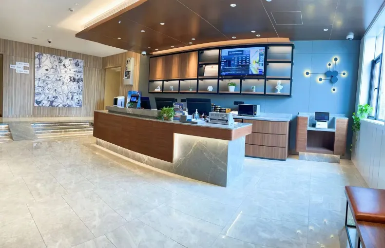 HanTing Hotel (Shanghai Huaihai Middle Road Subway Station)