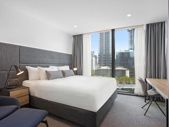 Vibe Hotel Melbourne Room Type - Yarra Riverview Room Queen Vibe Hotel Melbourne Room Type - Yarra Riverview Room Queen