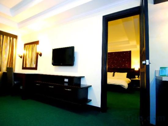 MO2 Westown Hotel Bacolod - Downtown - Tap to explore photos