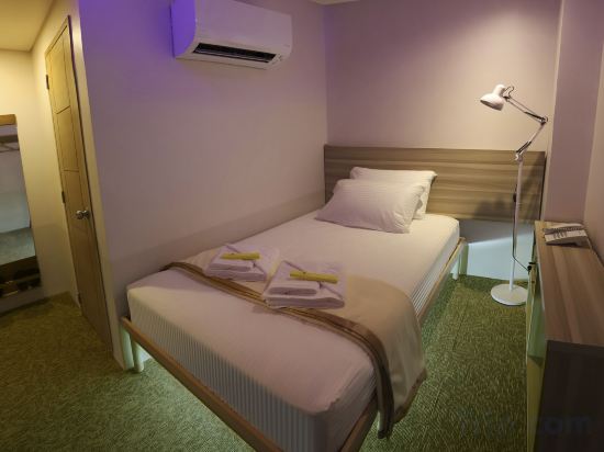 1010 Hotel Room Type - Deluxe Room