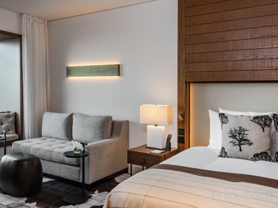 Bürgenstock Hotel & Alpine Spa Room Type - Contemporary Lake View Bay Suite