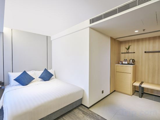 Hotel COZi · Oasis - Tap to explore photos