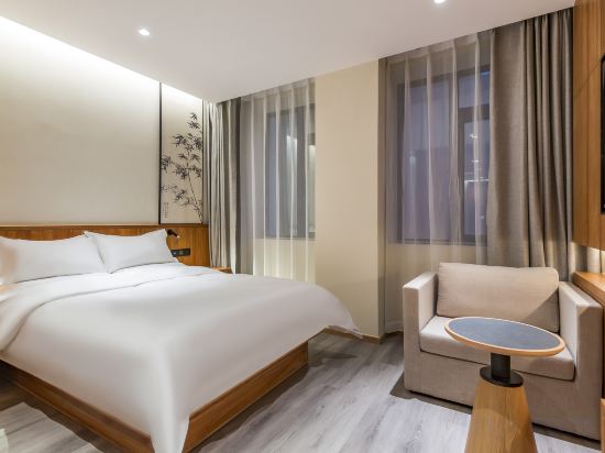 JHW Hotel Room Type - Superior Queen Room
