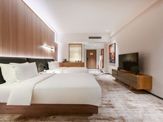 GOOHUG BEIJING Room Type - High-floor City View Deluxe Twin Bed Room