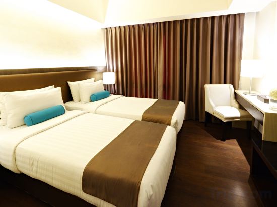 Home Crest Hotel Room Type - Deluxe Room