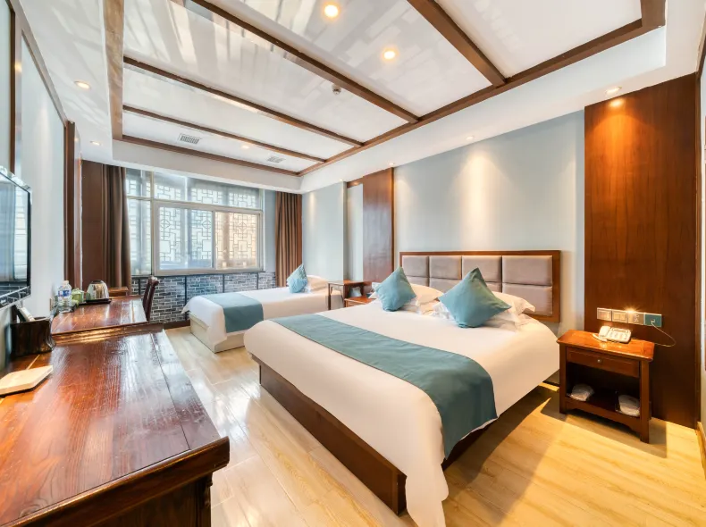 Huihe Water Margin Hotel (Guangfeng Passenger Transport Center Branch)