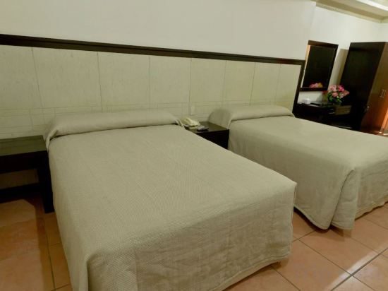 Crown Regency Residences Cebu Hotel - Tap to explore photos
