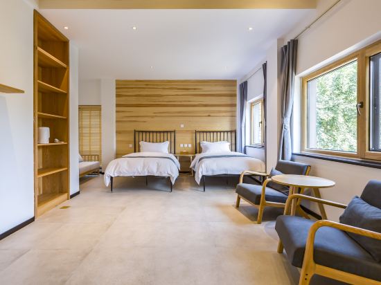 Floral Hotel·Yunshang No.35 Villa Room Type - Above The Clouds Family Room With Villa View Floral Hotel·Yunshang No.35 Villa Room Type - Above The Clouds Family Room With Villa View
