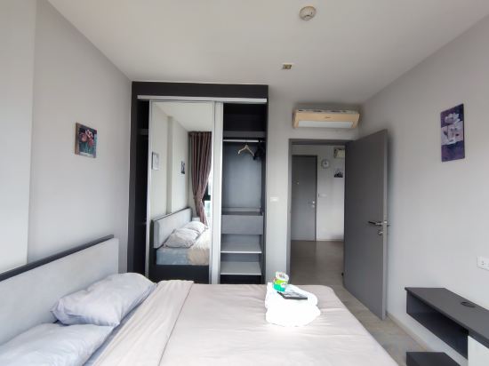 Many Holiday The Base Condo Room Type - Comfy Studio Apartment With City View (Balcony)