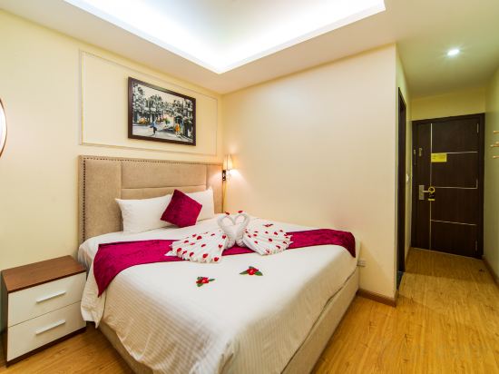 Golden Amour Hotel Room Type - Deluxe Double Room, City View