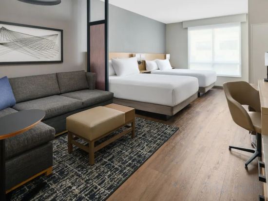 Hyatt Place National Harbor Room Type - Accessible Two Queen Beds Tub (plus sofa bed)