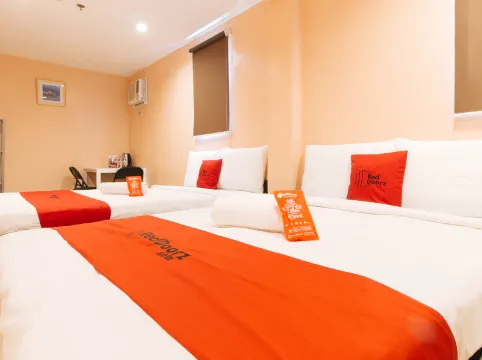 RedDoorz @ Hotel Rosemarie