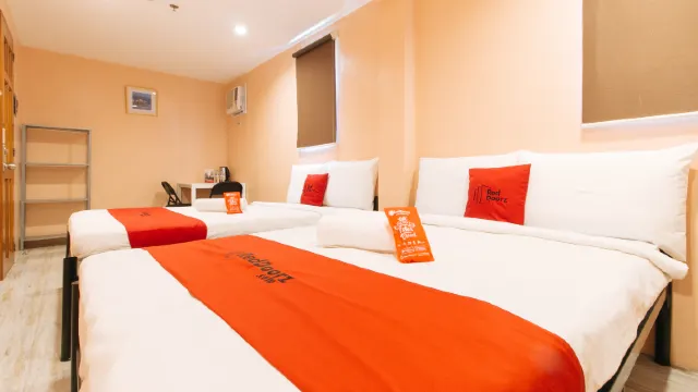 RedDoorz @ Hotel Rosemarie