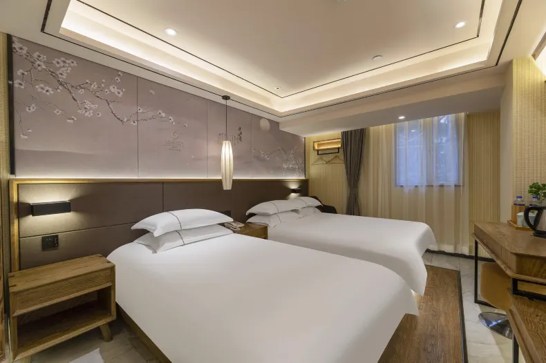 Superior Yun Hotel (Shanghai Gulang Road Subway Station)