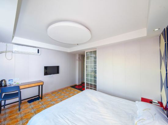 Dayu 98 Chain Hotel Room Type - Queen Room