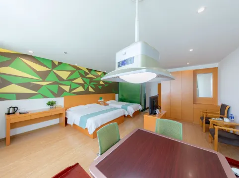 Vatica Hotel (Hefei High-Speed Rail South Station Sushong Road)