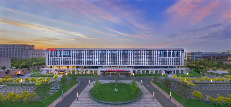 Yatai Conference Center Hotel