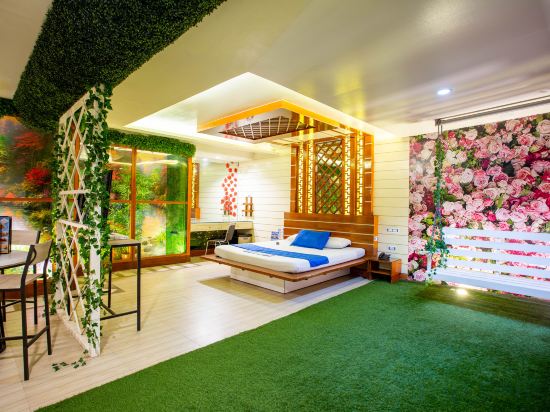 Hotel Dream World Las Pinas Room Type - Mega Suite