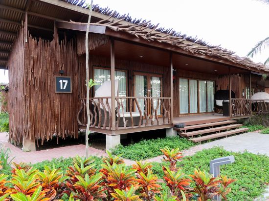 Crusoe Cabins Casobe Room Type - Premier Garden Barkada Room