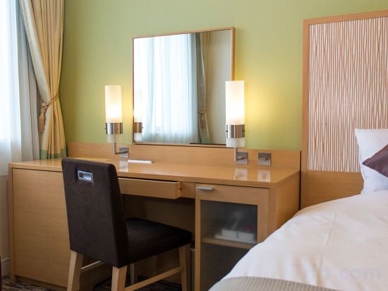 Hotel Monterey Grasmere Osaka - Tap to explore photos