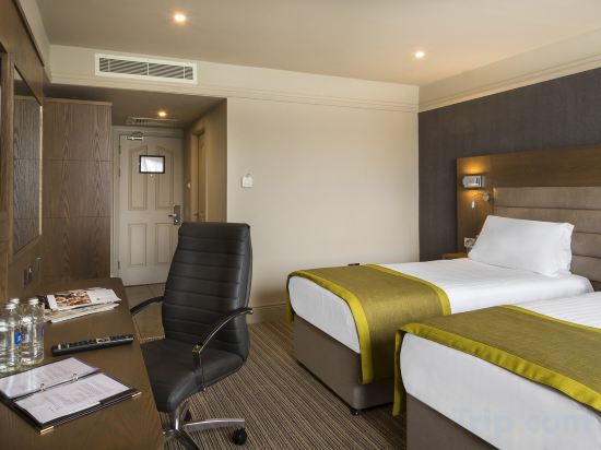 The Bonnington Dublin & Leisure Centre Room Type - Classic Twin Room