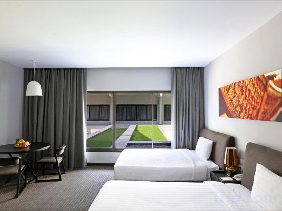 S Ratchada Hotel Bangkok Room Type - Supreme Room With Bathtub