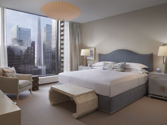 Hilton Toronto Room Type - LEASIDE SUITE