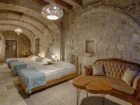 Hera Cave Suites Room Type - Standard Triple Cave Room 