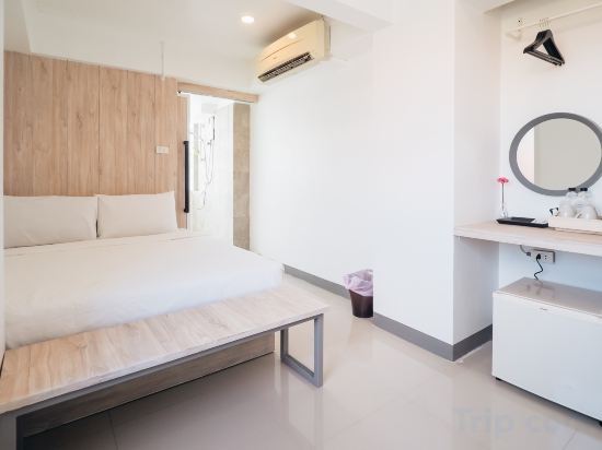 Loyy Hotel Room Type - Standard Double Room