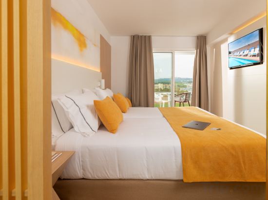 L'Azure Hotel Room Type - Standard Room