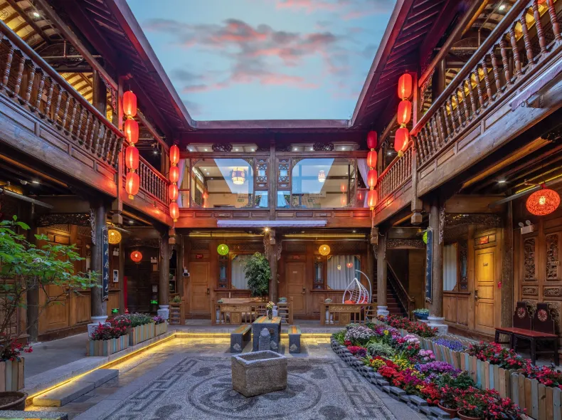 Jiuqi Fuxiang Inn (Lijiang Ancient City Dashuiche Branch)