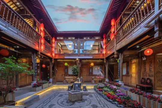 Jiuqi Fuxiang Inn (Lijiang Ancient City Dashuiche Branch)