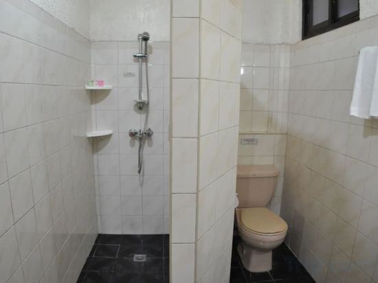 Surfside Boracay Resort Room Type - Economy Twin Room