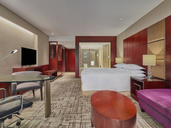 Hilton Guangzhou Science City Room Type - King Guest Room with Balcony