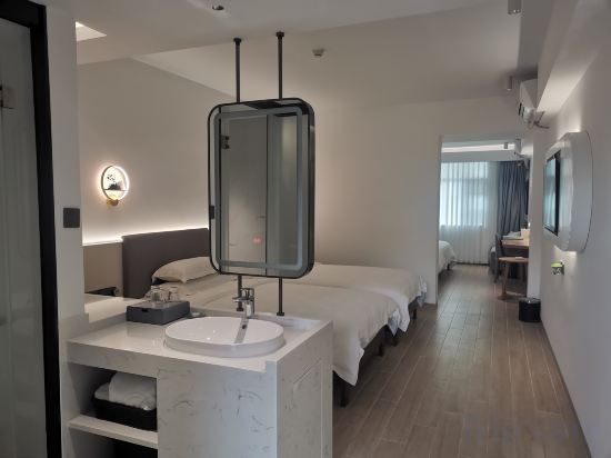 Guangzhou Dagang Garden Hotel Room Type - Garden Elegant Family Room (Bright Garden Window + Premium Sleep Mattress)