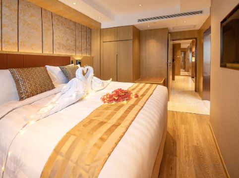 Grand Dragon Hotel Room Type - King Suite