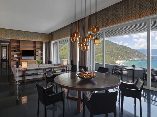 Park Hyatt Sanya Sunny Bay Resort - Tap to explore photos